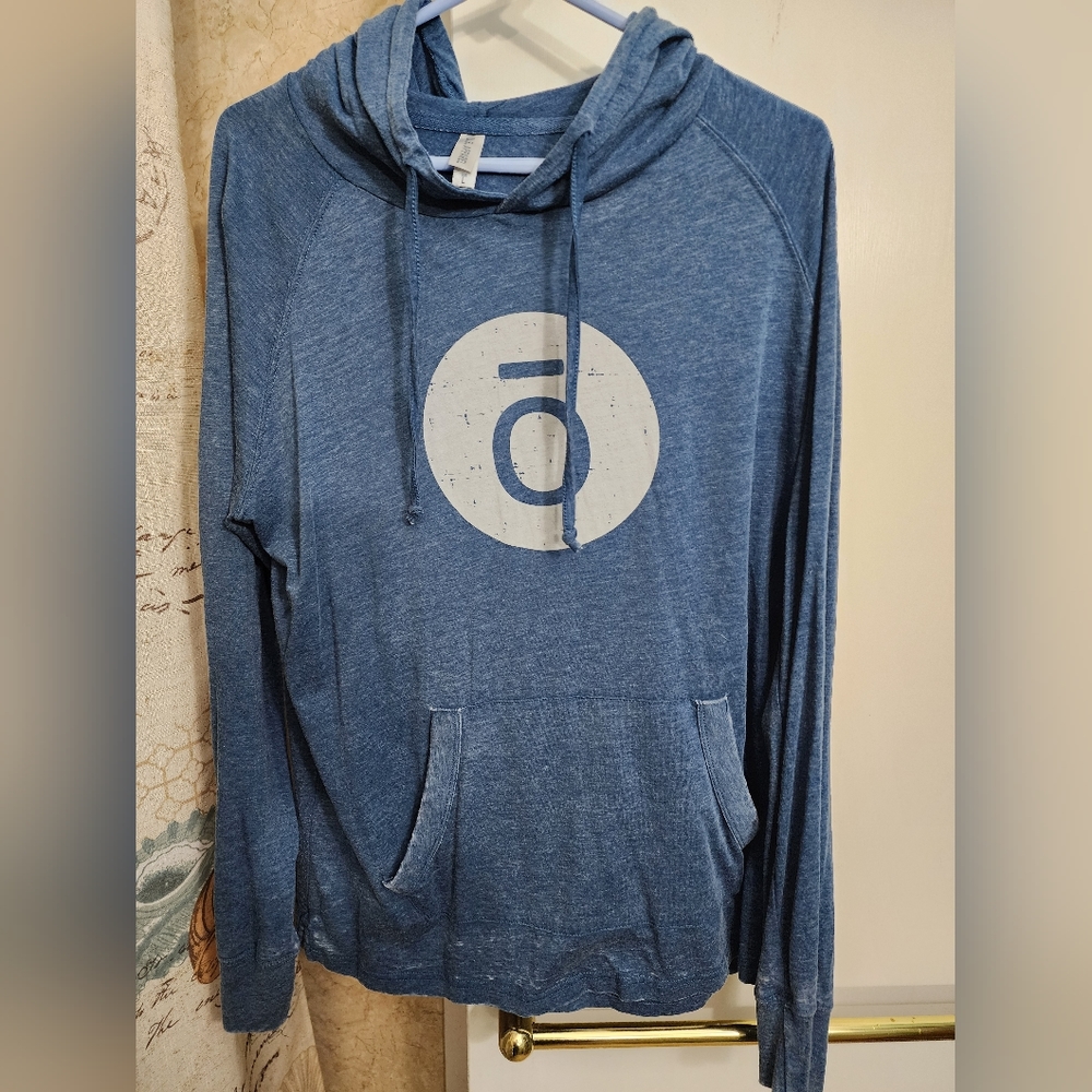 Women's Doterra top